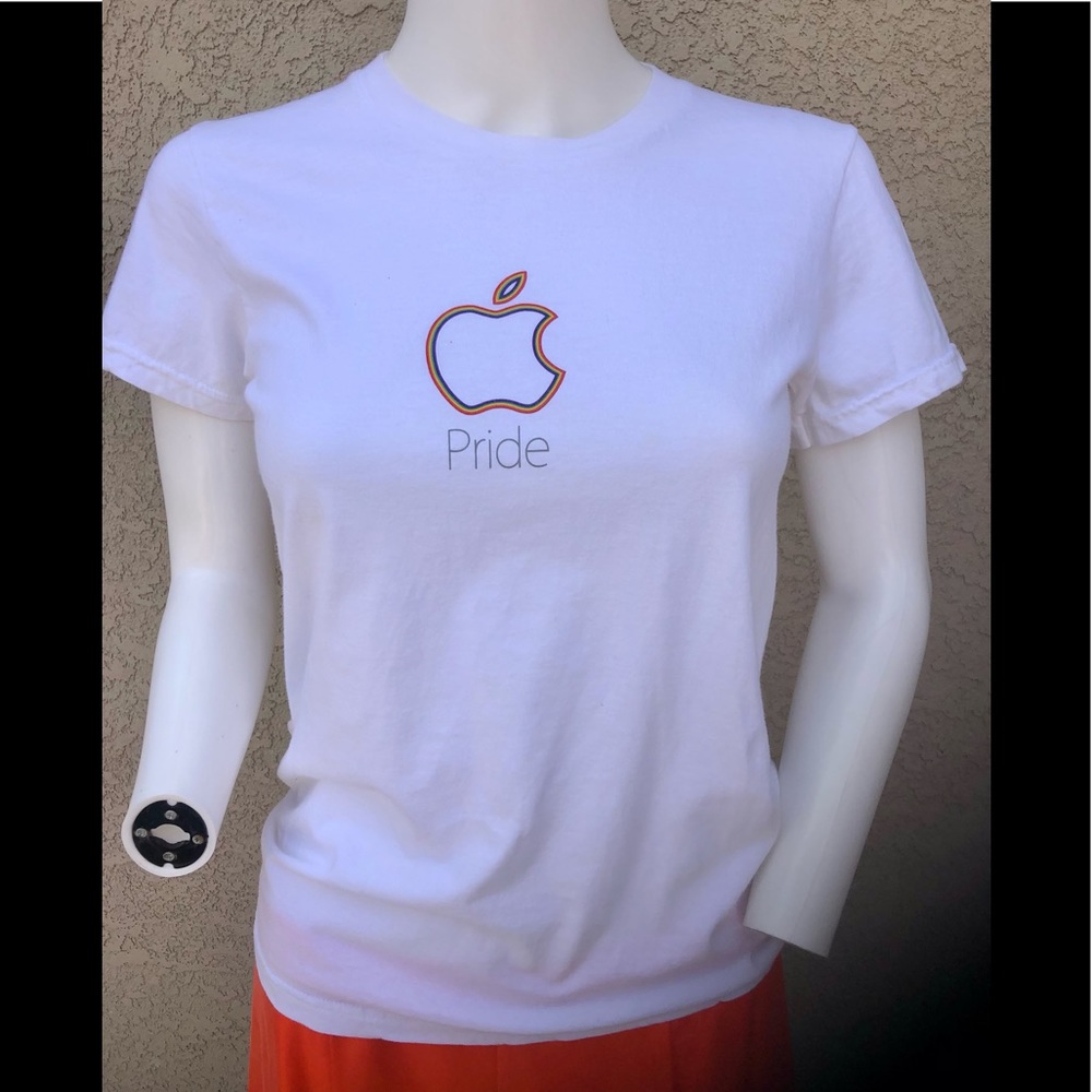 American Apparel  Apple Pride T-Shirt sz M